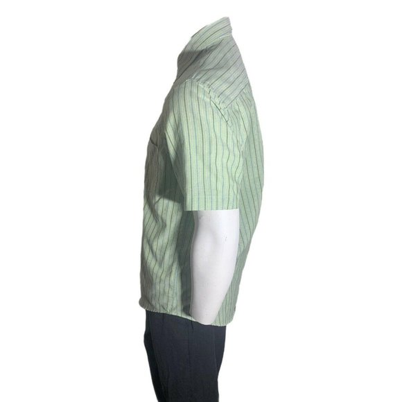 St Johns Bay Iron Free Mens Medium Short Sleeve Bu - Picture 3 of 5